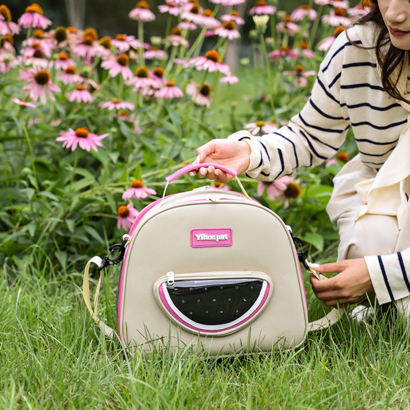 Large Capacity Breathable Parrot Carrier - Image 2